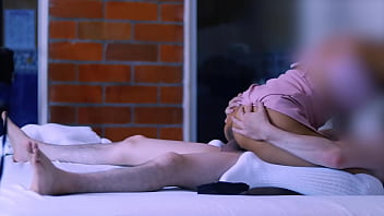 Madrastra y el compañero de deporte Madrastra y el compañero de deporte