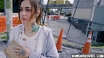 Fucking a homeless babe Fucking a homeless babe