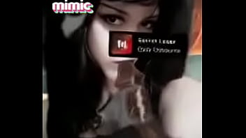 Blanca comiendose pollon