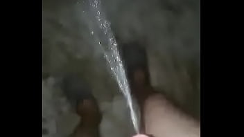 Pissing Gay thumbnail