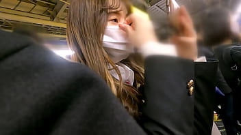 令和3年12月上旬、駅構内で下校中の【iちゃん】を追跡。尾行盗撮痴●睡姦　しろうとまんまん　中出し 女子校生 ハメ撮り 盗撮・のぞき 美女 パイパン