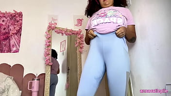 Chubby ebony big ass pee desperation accident