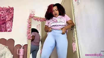 Chubby ebony big ass pee desperation accident