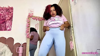 Chubby ebony big ass pee desperation accident