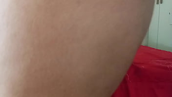 Metendo o consolo gigante no meu cu