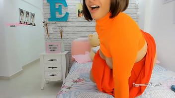 Velma dinkley cosplay nerd girl dirty talk with oil on her boobs butt