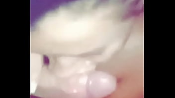 La bella ragazza che sughia il cazzo si lascia ed fare il video