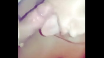 La bella ragazza che sughia il cazzo si lascia ed fare il video