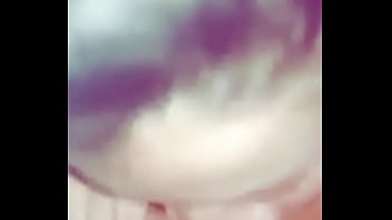 La bella ragazza che sughia il cazzo si lascia ed fare il video