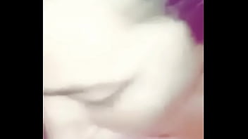 La bella ragazza che sughia il cazzo si lascia ed fare il video