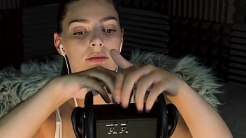 Ear tapping asmr with ekko asmr