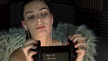 Ear tapping asmr with ekko asmr