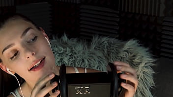 Ear tapping asmr with ekko asmr