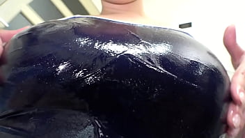 日本のコスプレ巨乳milfに精子をかける