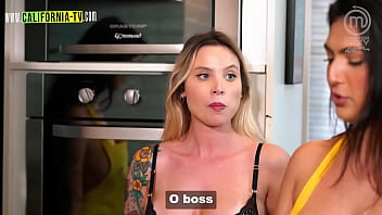 Two hotties getting wet in the kitchen