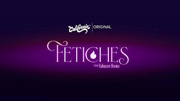 Two hotties getting wet in the kitchen