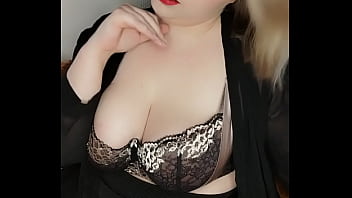 La vidéo complète de 23 minutes ou je me fais détruire les deux trous par ce