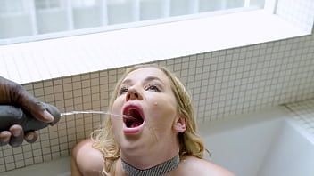 Hot australian enjoys public & hotel bang