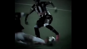 Neymar quebrando tudo