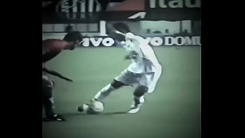 Neymar quebrando tudo