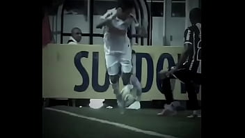 Neymar quebrando tudo