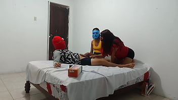 My girlfriend brought her best friend to learn how to give intense blowjobs at home