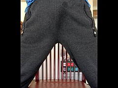 Play MP4 - Wetting Floor