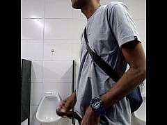 Play MP4 - MAIS PUNHETA NO BANHEIRO&period;