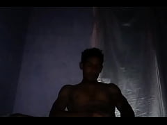 Play short 3GP - El venezolano Franklyn mostrando un poco de sus privadas partes para gozar bastante&period; Si gustas puedes mirar