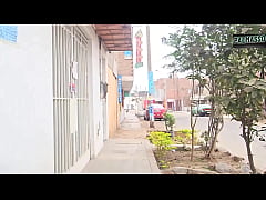 Play MP4 - Morrita me pide quitarme el cond&oacute;n para chuparme la verga&semi; finalmente recibe la descarga de corrida en la boca&period;