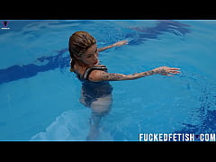 Play MP4 - Ashlee Rose Romantic Underwater Silver Dress slow version