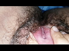 Play MP4 - Ayuda&excl;&excl; Mi vagina quiere meterse todas las cosas que t&uacute; le digas