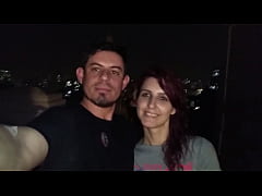 Play MP4 - Mulher fica com seios de fora no edificio Martinelle no centro de S&atilde;o Paulo