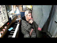 Play MP4 - I love to fuck my MILF bitch AimeeParadise to order and just on a small Moscow balcony&rpar;&rpar;&rpar;