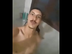Play MP4 - Novinha pede arrego pro novinho pirocudo no banheiro