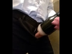 Play MP4 - Punheta com fleshlight de roupa social terno