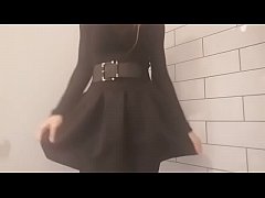 Play MP4 - Beauty in public