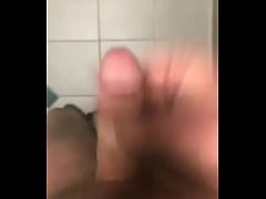 Play MP4 - Me jerking off