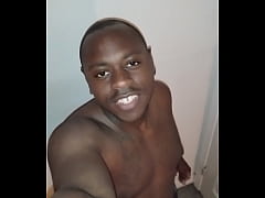 Play MP4 - Other things this song reminds myself of it saying in yellow with a selfie