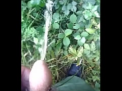 Play MP4 - Men can piss in the woods pt&period;2 &lpar;12 hours without a pee&excl;&rpar;