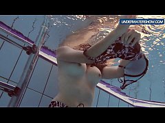 Play MP4 - Amateur Lastova continues her swim