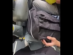 Play MP4 - Fiquei de pau duro cara no bus&atilde;o ficou louco querendo pegar