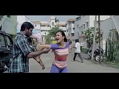 Play MP4 - Shruti Hassan Hot kisses & Sexy Romantic Scenes Compilation &lpar;1&rpar;