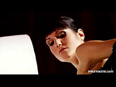 Play MP4 - Sarah Twain Puts on Her Best Latex and Gets Gangbanged