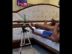 Play MP4 - Ao vivo aqui no motel&period; Gravando o puto se transmitindo - ele adora se exibir - &period; Preto&comma; pentelhudo&comma; cheio de sebo&period;