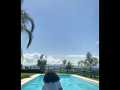 Play MP4 - Chubby Ebony Farting like Crazy in the Pool