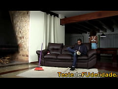 Play MP4 - Empregada gostosa deixa patr&atilde;o maluco