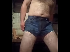 Play MP4 - Behind the scenes&colon; A gay man dresses up for filming anal porn&excl;