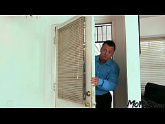 Play MP4 - MOFOZO&period;com - Amateur With Small Tits Gets A Facial