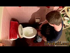 Play MP4 - Hot gay jeans action This is where so many of you want to be&comma; spying